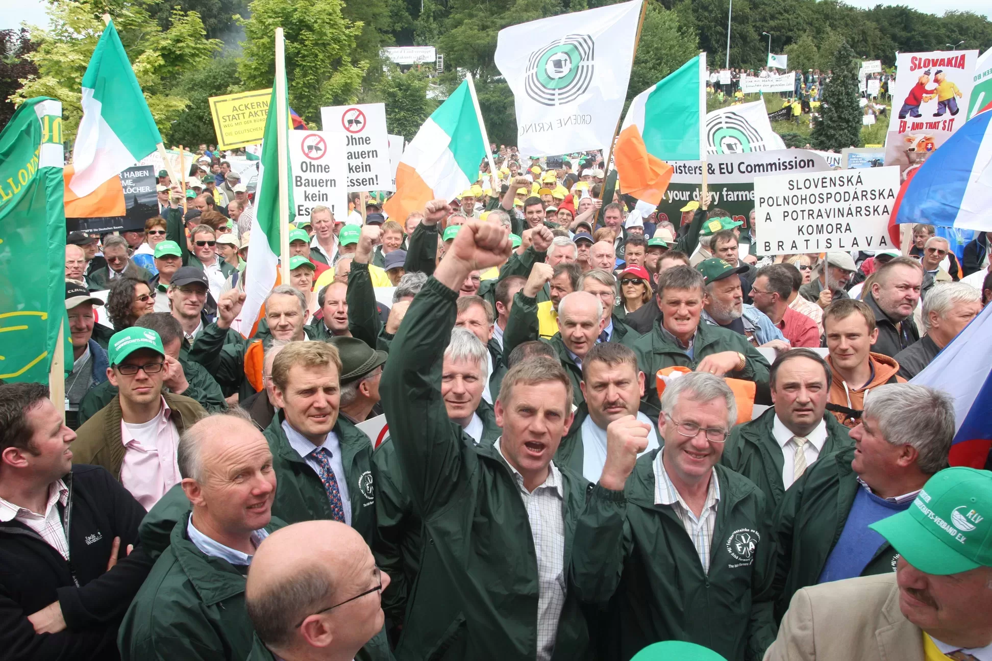 Irish farmers protesting and ready for spilled milk