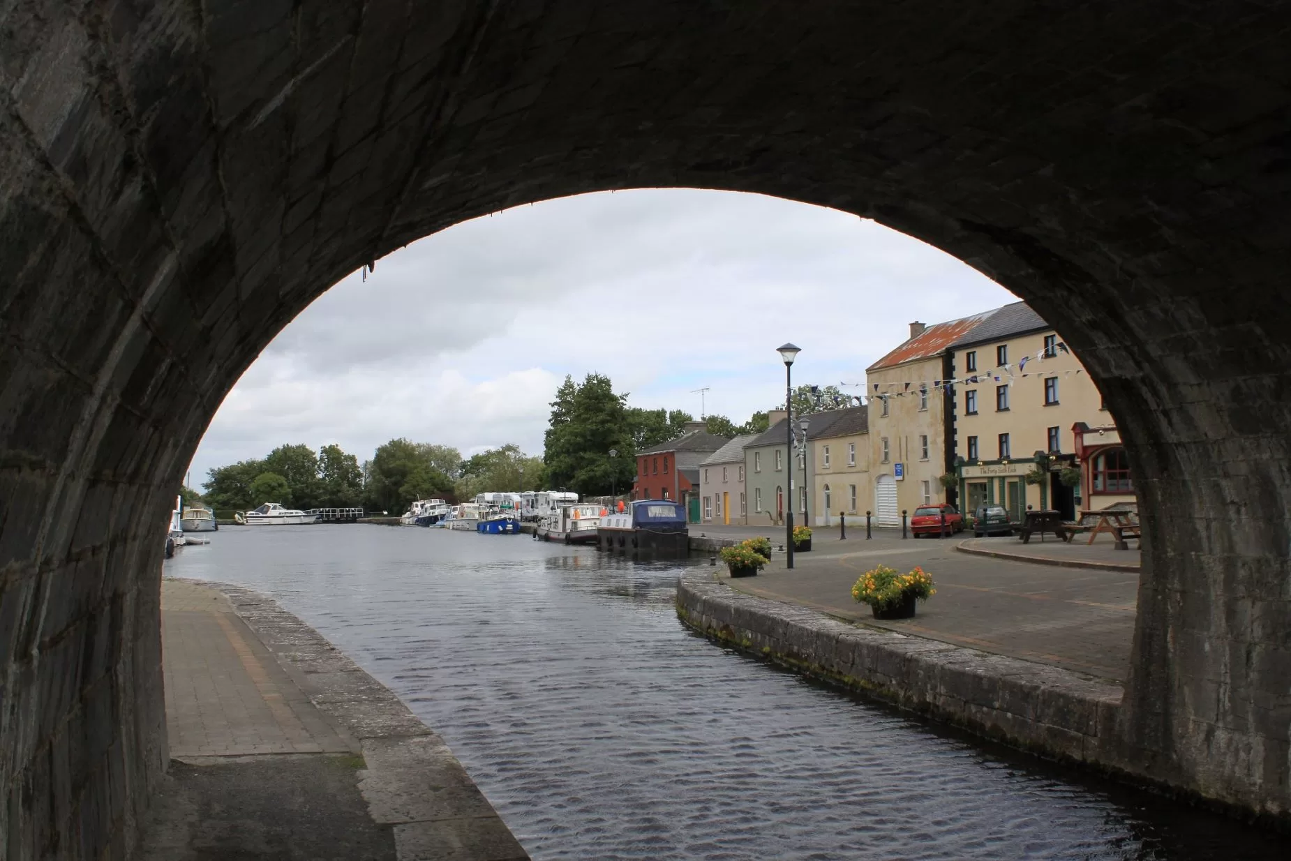 No Blue Plaques in this picture Clondra